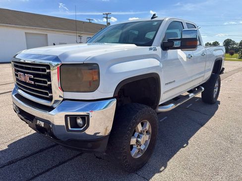 Used 2016 GMC Sierra 2500 SLT w/ Suspension Package, Off-Road AWD/4WD image 14