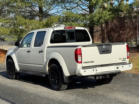 Used 2018 Nissan Frontier SV w/ Value Truck Package image 4