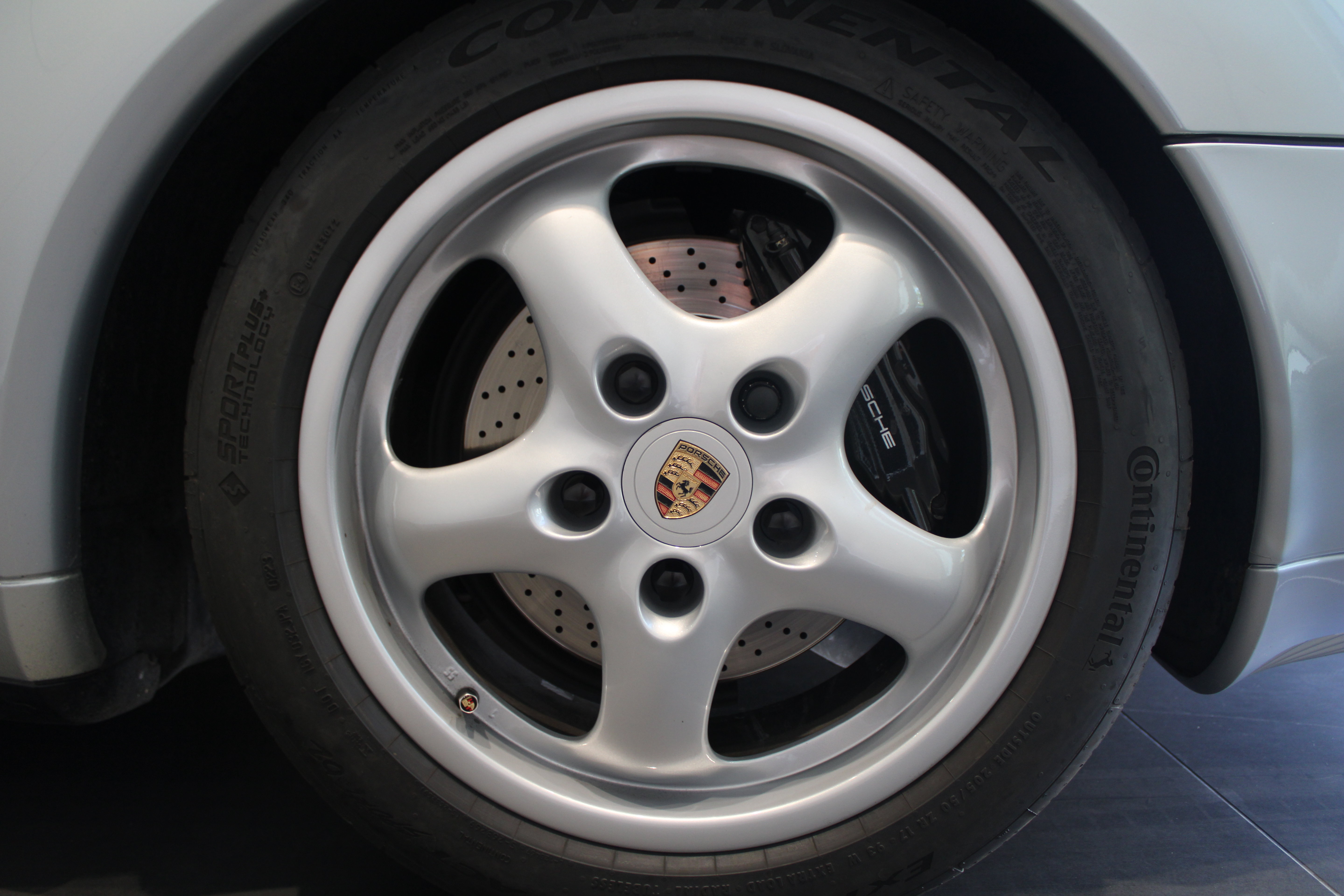 Used 1996 Porsche 911 Carrera RWD image 48