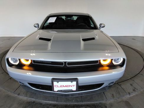 Used 2023 Dodge Challenger SXT image 3