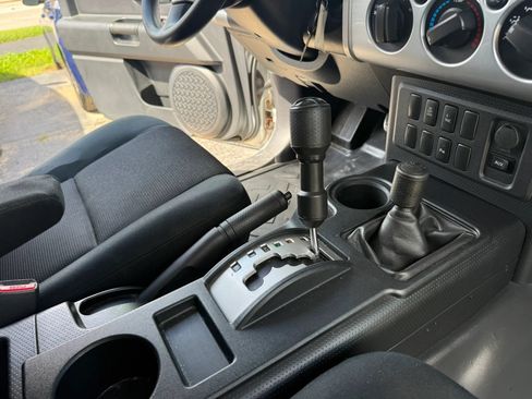 Used 2008 Toyota FJ Cruiser 4WD image 29
