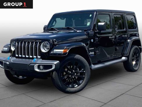 Used 2022 Jeep Wrangler Unlimited Sahara w/ Cold Weather Group AWD/4WD image 1