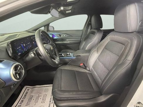 Used 2024 Chevrolet Equinox EV LT FWD image 17