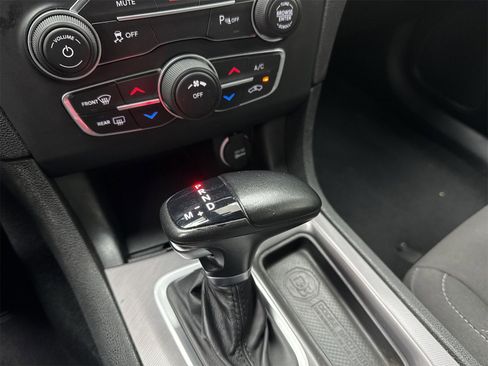 Used 2023 Dodge Charger SXT image 24