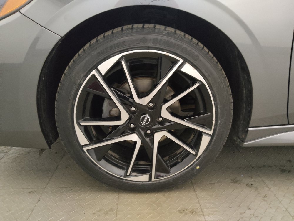 Used 2024 Nissan Sentra SR FWD image 31