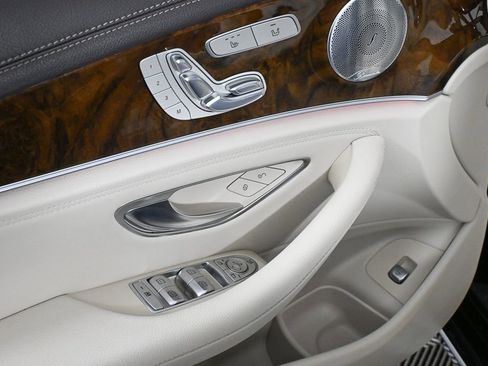 Certified 2017 Mercedes-Benz E 300 4MATIC image 8