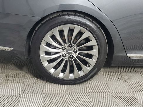 Used 2017 Genesis G90 3.3T Premium RWD image 13