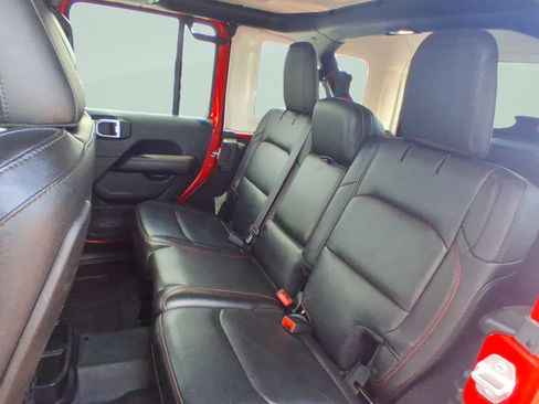 Used 2018 Jeep Wrangler Unlimited Rubicon w/ Dual Top Group AWD/4WD image 8