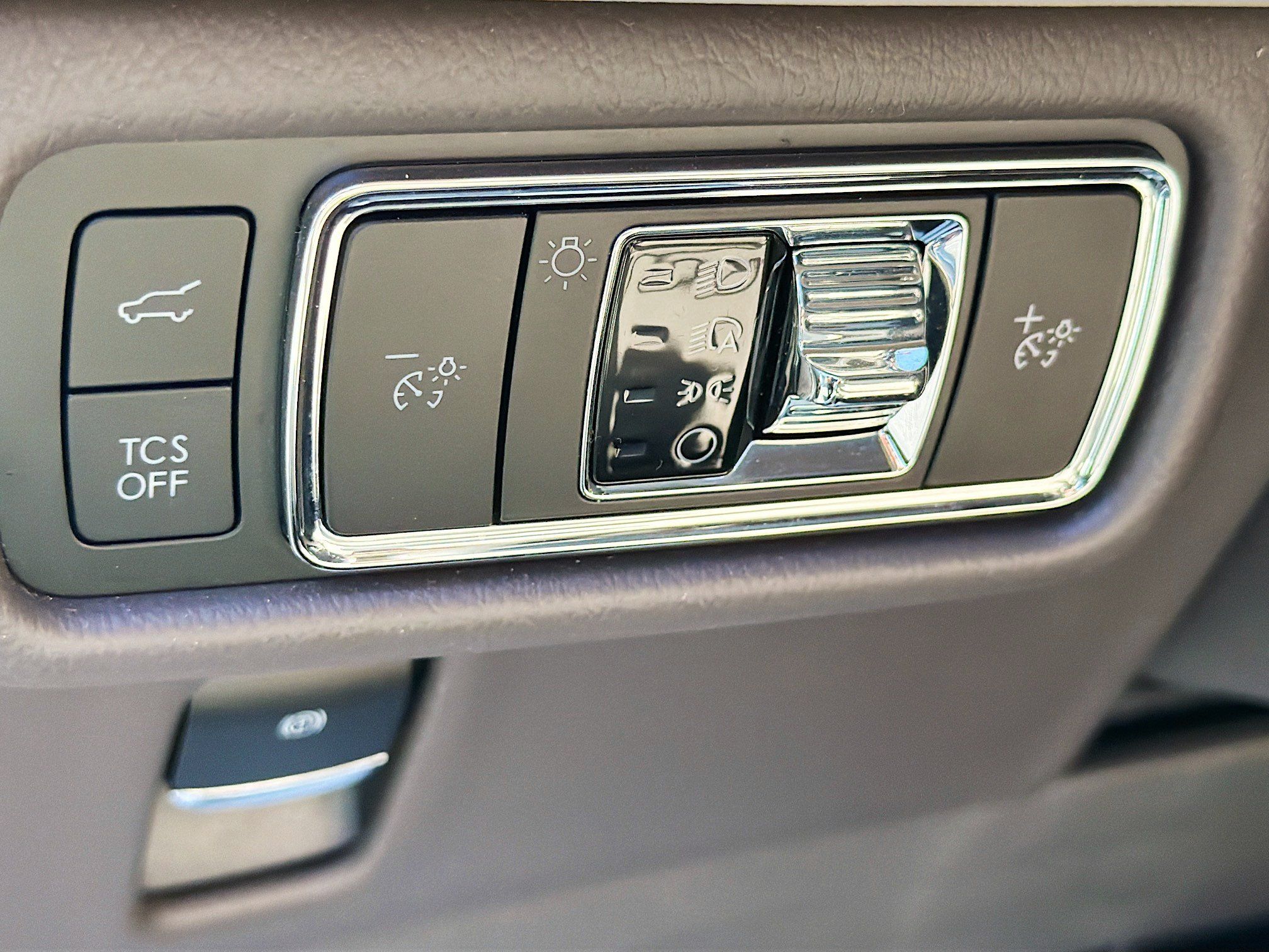 Used 2023 Lincoln Nautilus FWD w/ Premium Package image 10