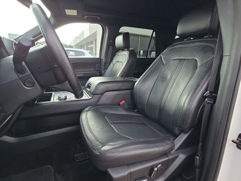 Used 2018 Ford Expedition Limited w/ Equipment Group 302A RWD image 15