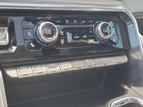 Used 2024 GMC Sierra 2500 Denali Ultimate AWD/4WD image 27