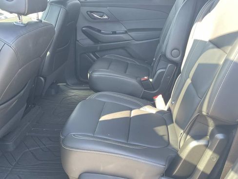 Used 2023 Chevrolet Traverse LT w/ LT Premium Package image 14
