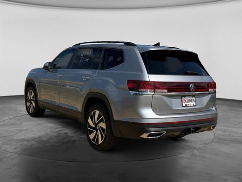 Used 2025 Volkswagen Atlas SE AWD/4WD image 7