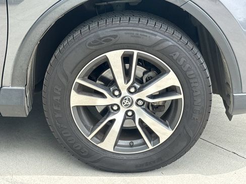 Used 2016 Toyota RAV4 XLE FWD image 11