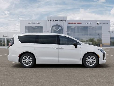 New 2027 Chrysler Pacifica Select AWD/4WD image 21