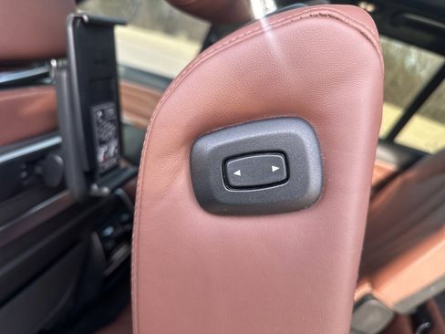 Used 2023 BMW X7 xDrive40i w/ M Sport Package image 32