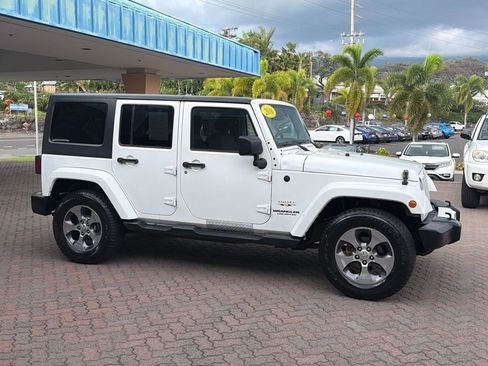 Used 2016 Jeep Wrangler Unlimited Sahara w/ Connectivity Group image 6