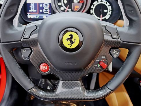 Used 2016 Ferrari California T RWD image 16