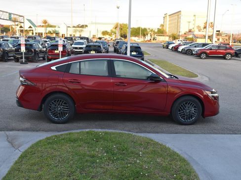 Used 2026 Nissan Sentra SV w/ SV Convenience Package FWD image 12