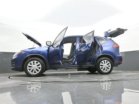 Used 2020 Nissan Rogue S image 65