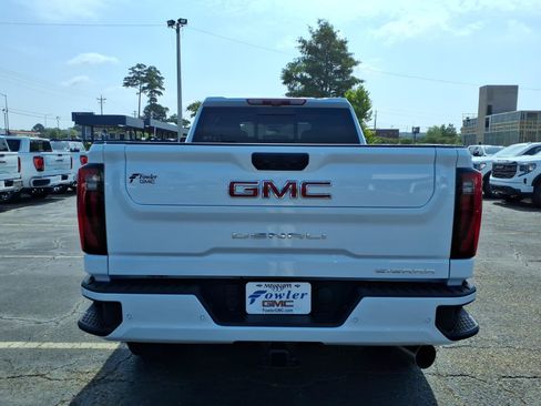 New 2026 GMC Sierra 2500 Denali w/ Denali Reserve Package AWD/4WD image 4
