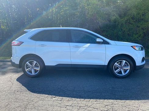 Certified 2022 Ford Edge SEL w/ Convenience Package image 4