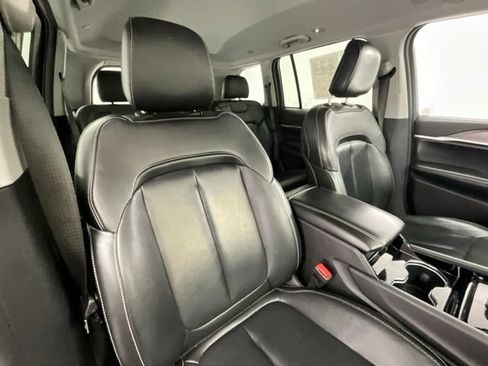 Used 2023 Jeep Grand Cherokee Limited AWD/4WD image 13
