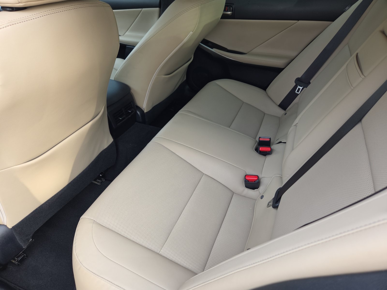 Used 2017 Lexus IS 200t w/ Navigation System Package RWD image 17