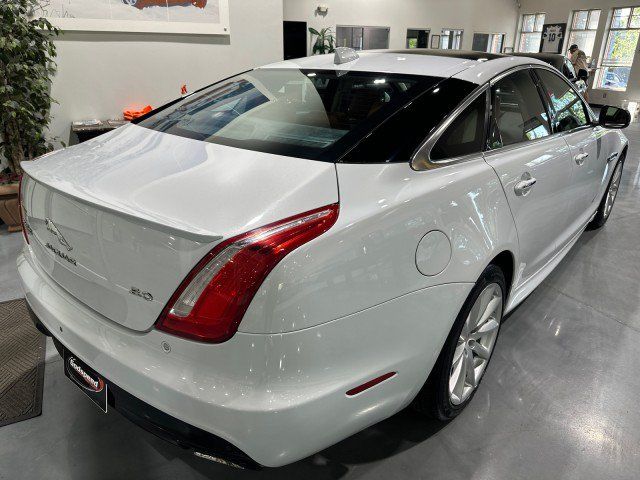 Used 2016 Jaguar XJ R-Sport RWD image 2