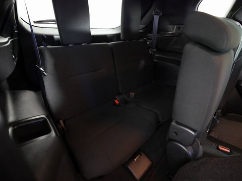 Used 2024 Mitsubishi Outlander ES image 12