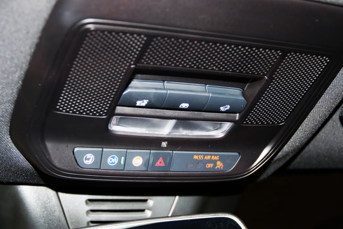 Used 2025 Chevrolet Equinox EV RS FWD image 54