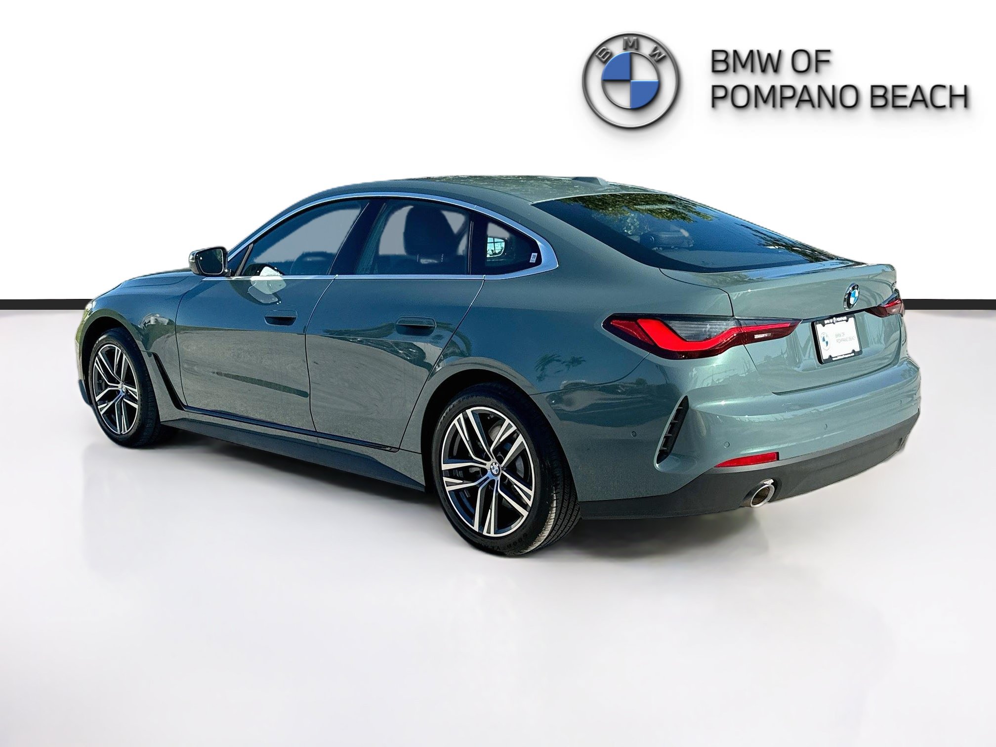 Used 2025 BMW 430i w/ Premium Package RWD image 5