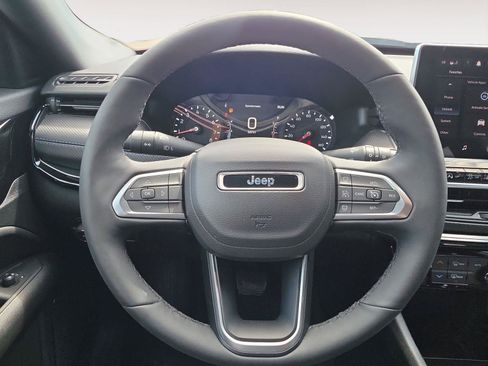 Used 2026 Jeep Compass Limited AWD/4WD image 16