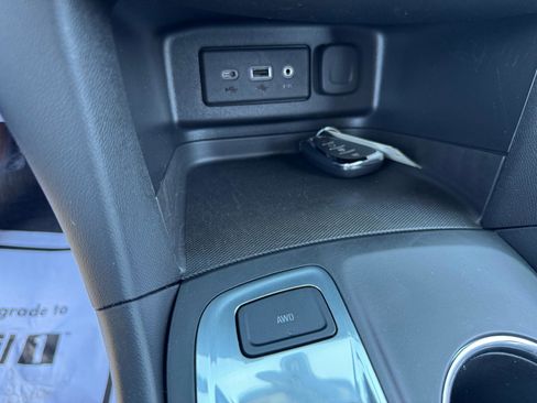 Used 2019 Chevrolet Equinox LT image 35
