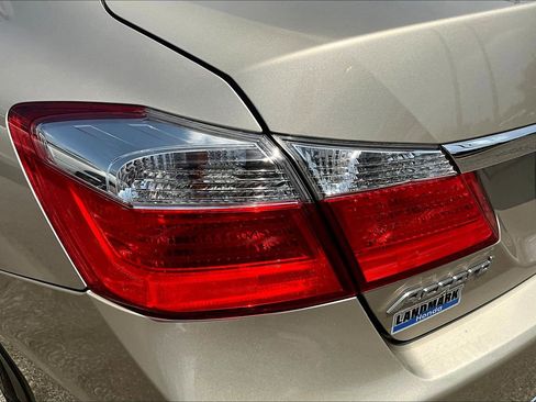 Used 2013 Honda Accord EX image 32