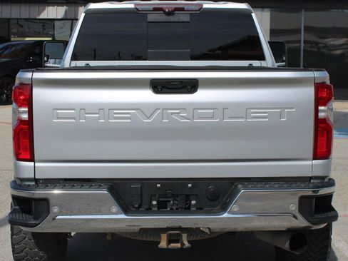 Used 2020 Chevrolet Silverado 2500 LTZ w/ LTZ Premium Package AWD/4WD image 5