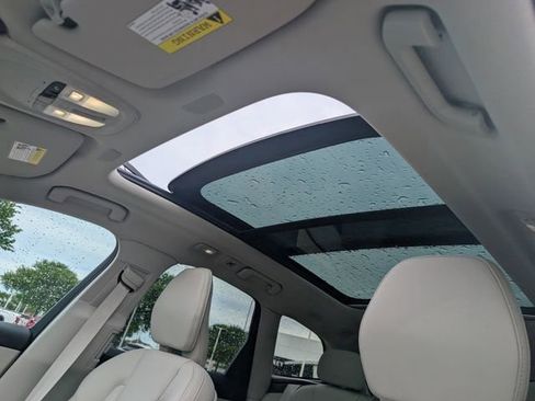 Used 2023 Volvo XC60 T8 Ultimate w/ Climate Package image 27