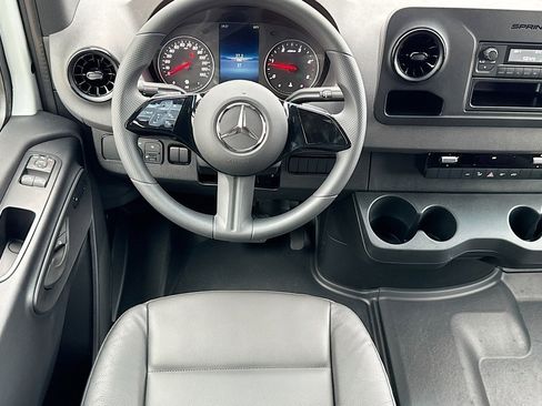 New 2025 Mercedes-Benz Sprinter 2500 image 17