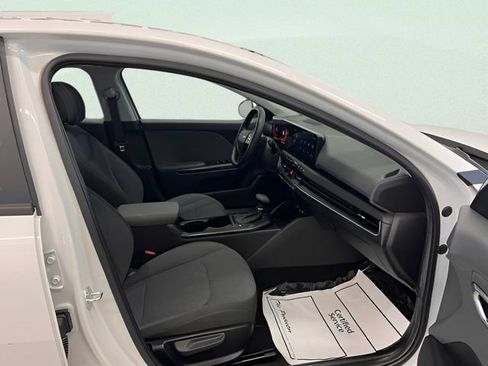 Used 2025 Kia K4 FWD image 8