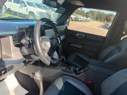 Used 2023 Ford Bronco Outer Banks w/ Sasquatch Package AWD/4WD image 9