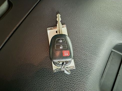 Used 2021 Toyota Tundra SR5 image 39