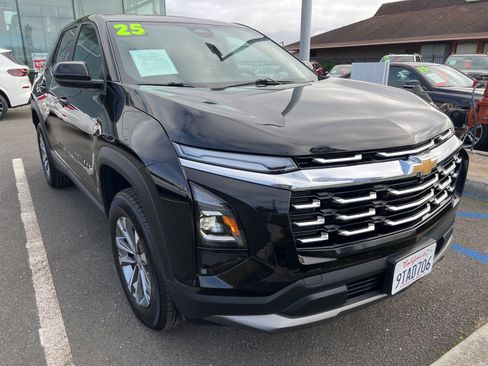 Used 2025 Chevrolet Equinox LT image 1