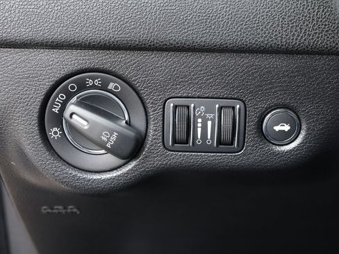 Used 2023 Chrysler 300 Touring L RWD image 31