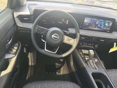 Used 2026 Nissan Kicks SV w/ SV Premium Package FWD image 14