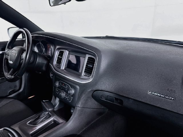 Used 2022 Dodge Charger SXT RWD image 27