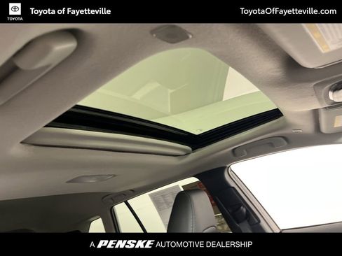 Used 2026 Toyota Corolla Cross XLE w/ Convenience Package image 6