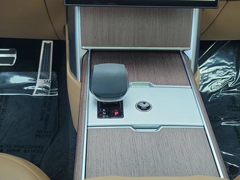 Certified 2025 Land Rover Range Rover SE AWD/4WD image 20