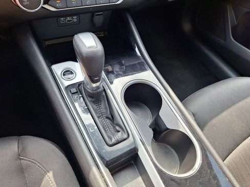 Used 2024 Nissan Altima 2.5 SV FWD image 14