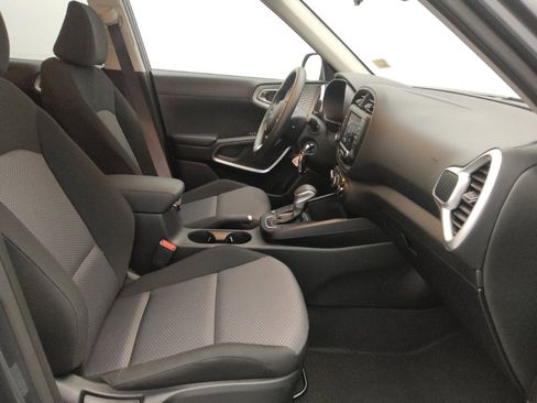 Used 2025 Kia Soul LX image 21