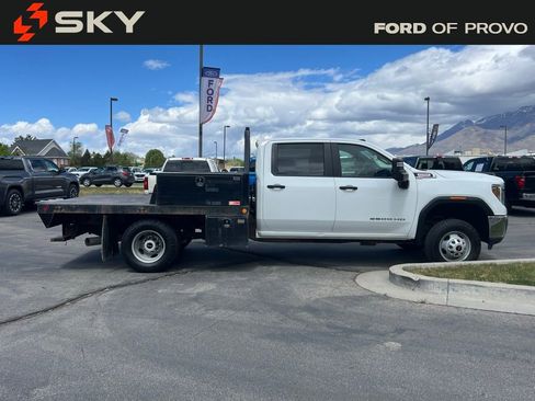 Used 2021 GMC Sierra 3500 4x4 Crew Cab w/ Convenience Package image 9